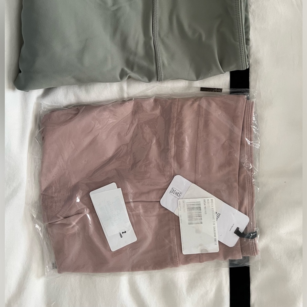 2 FOR 1 Varley Biona Leggings NWT plus one gently used BONUS! - Picture 3 of 7